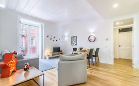 Modern Flat In Downtown Lisbon By Lovelystay